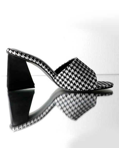 HOUNDSTOOTH Patterned Heel